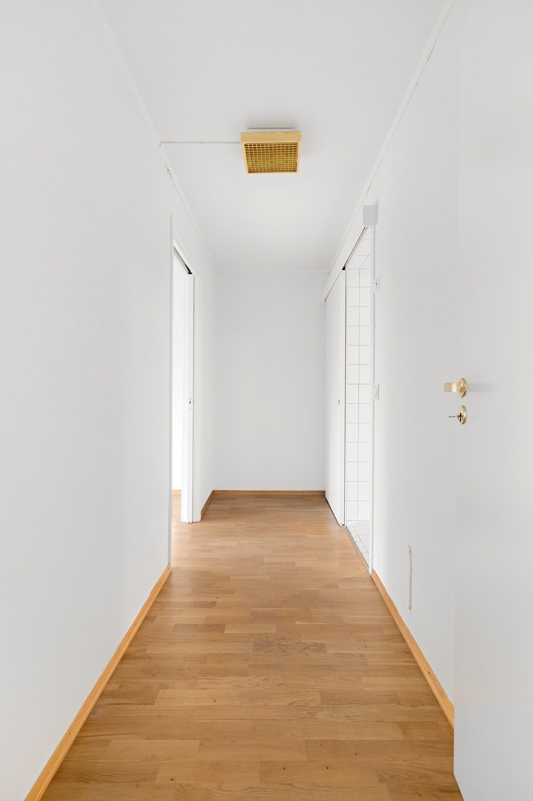 Gangen fører til bad og soverom Galleribilde