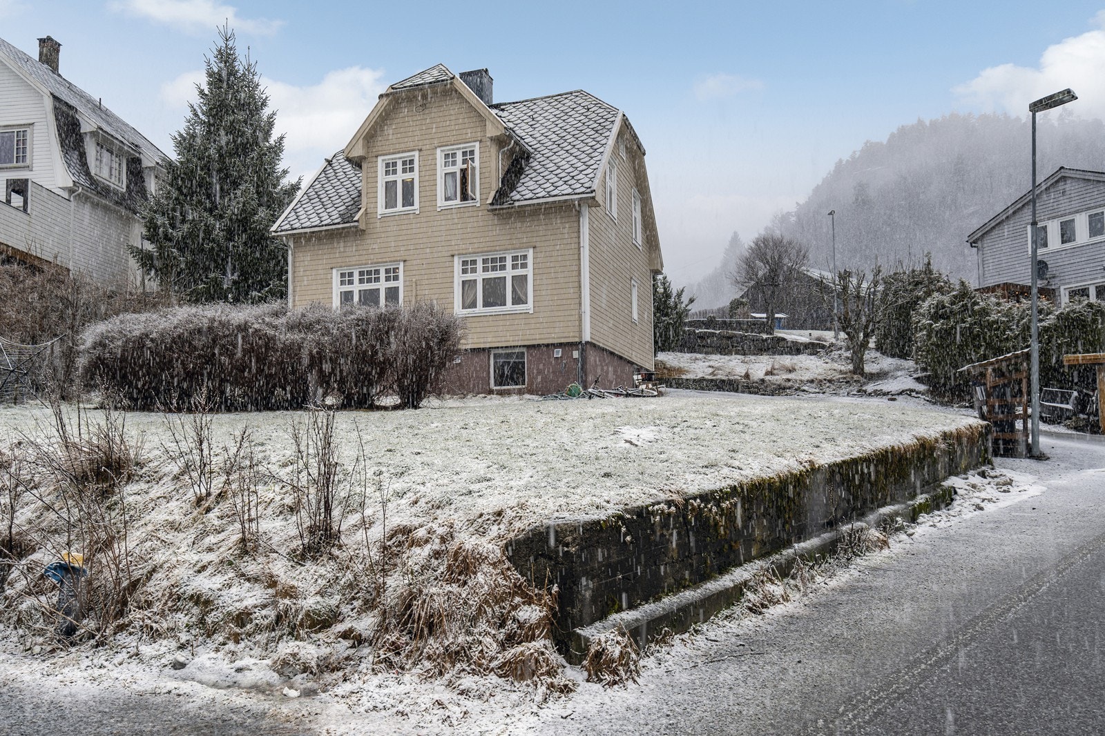 Velkommen til Fløgstadvegen 26 - Presentert av Eiendomsmegler Alexander Kvalevaag Skree v/Aktiv Haugesund! Fotograf: Vestbris. Galleribilde
