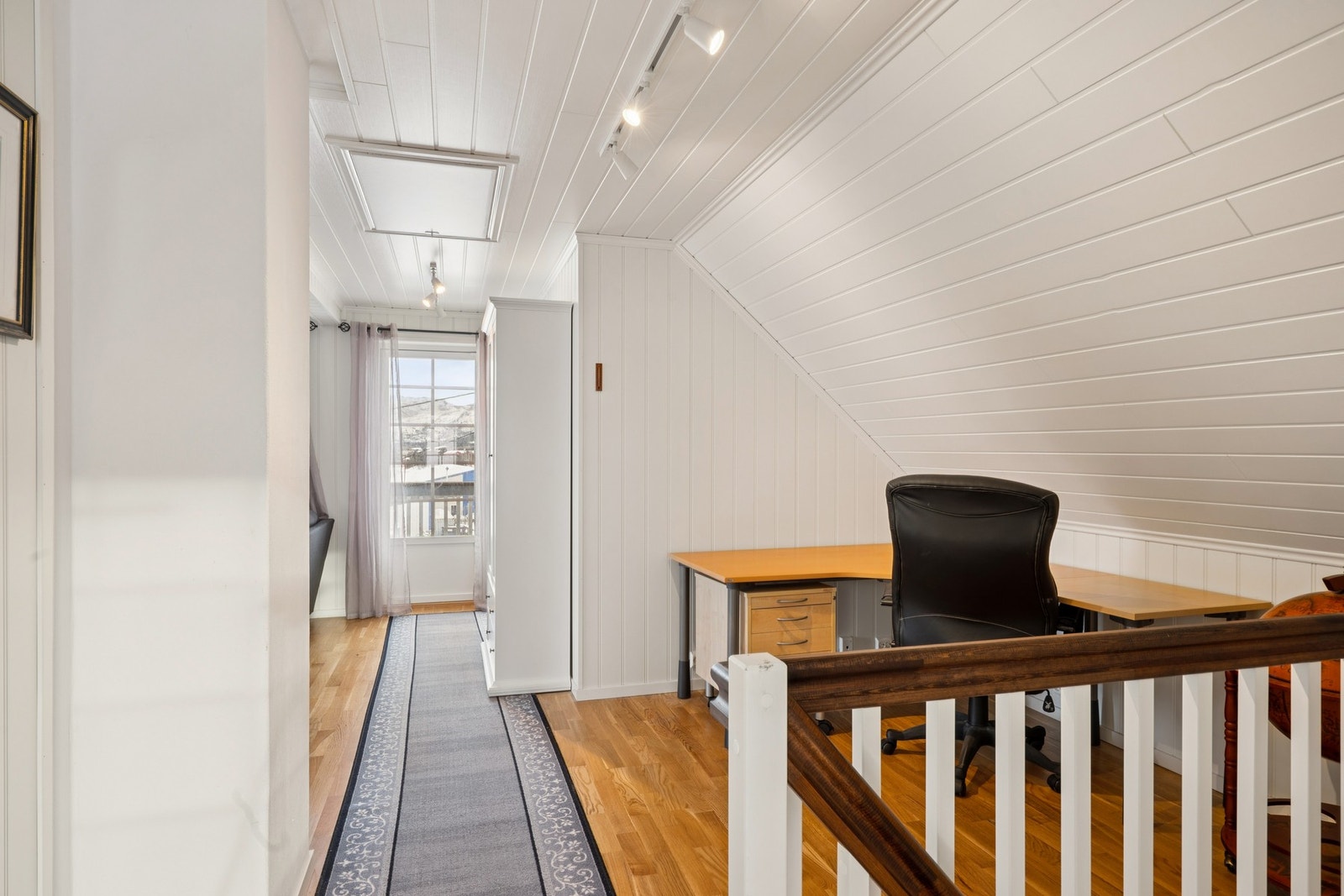 Gang og kontor Galleribilde