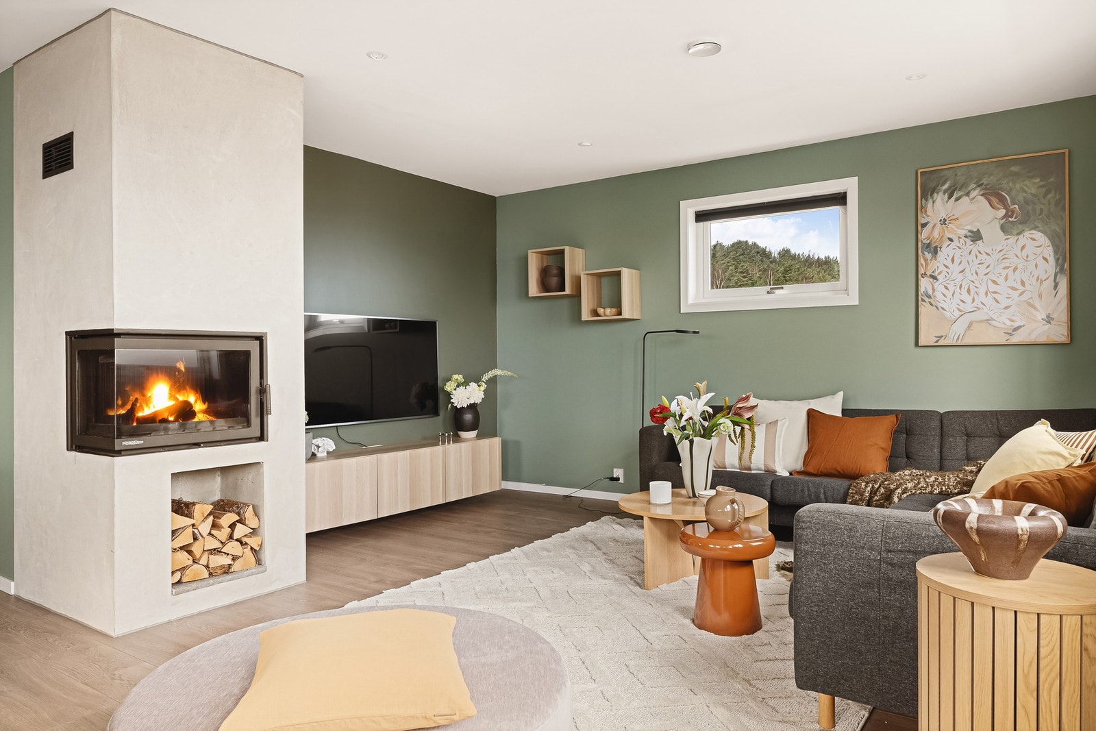 Det gode arealet gjør det enkelt innredes i sosiale soner. Galleribilde