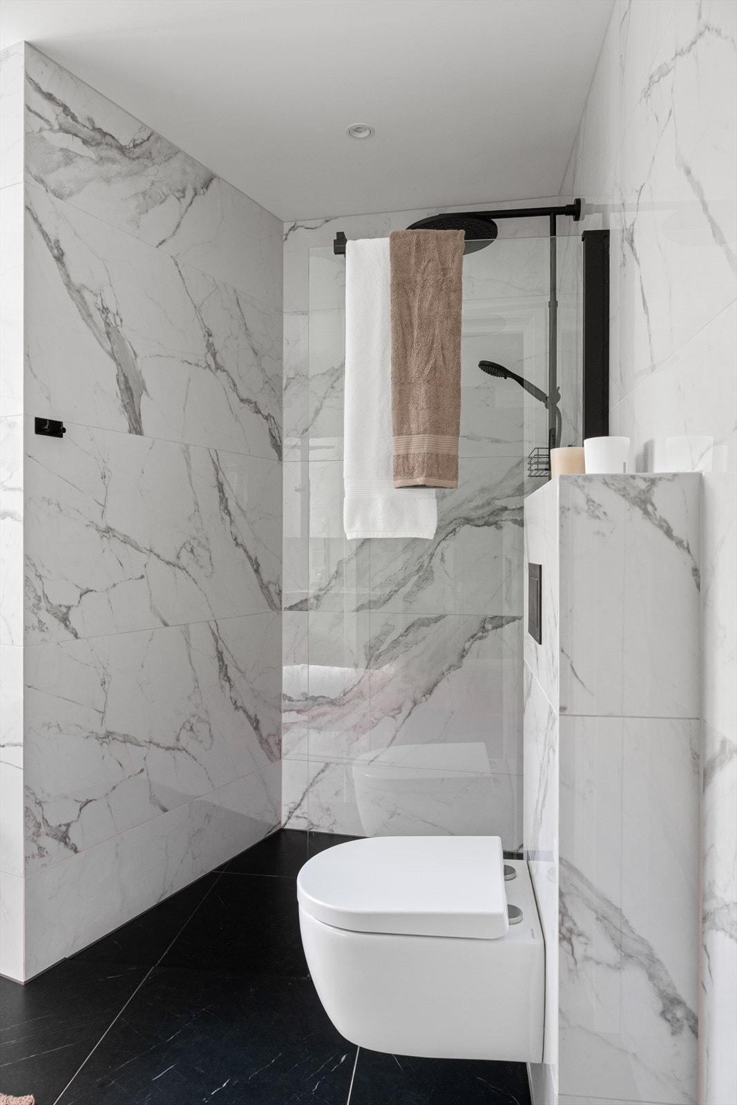 Rommet har elektrisk gulvvarme. Galleribilde