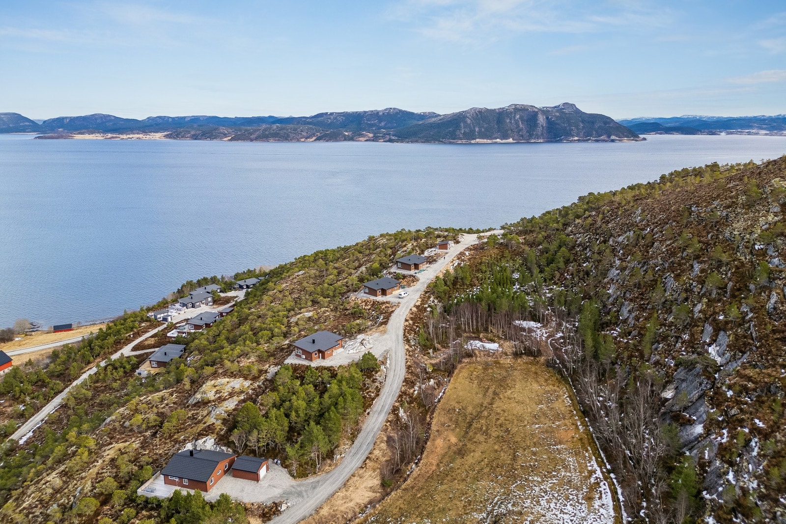 I tillegg til Litlkammen 46, ferdigstilt i 2024, får du her en unik mulighet med to råbygg som kan tilpasses etter eget ønske. Galleribilde