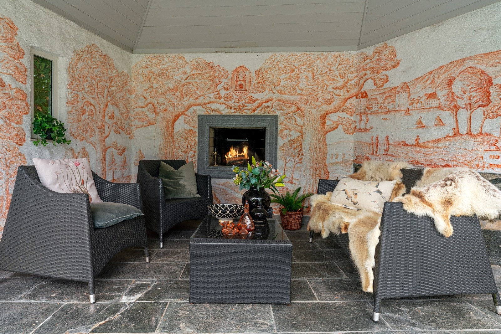 Legg merke til de nydelige Bergensmotivene på veggene i lysthuset og det flotte skifergulvet. Galleribilde