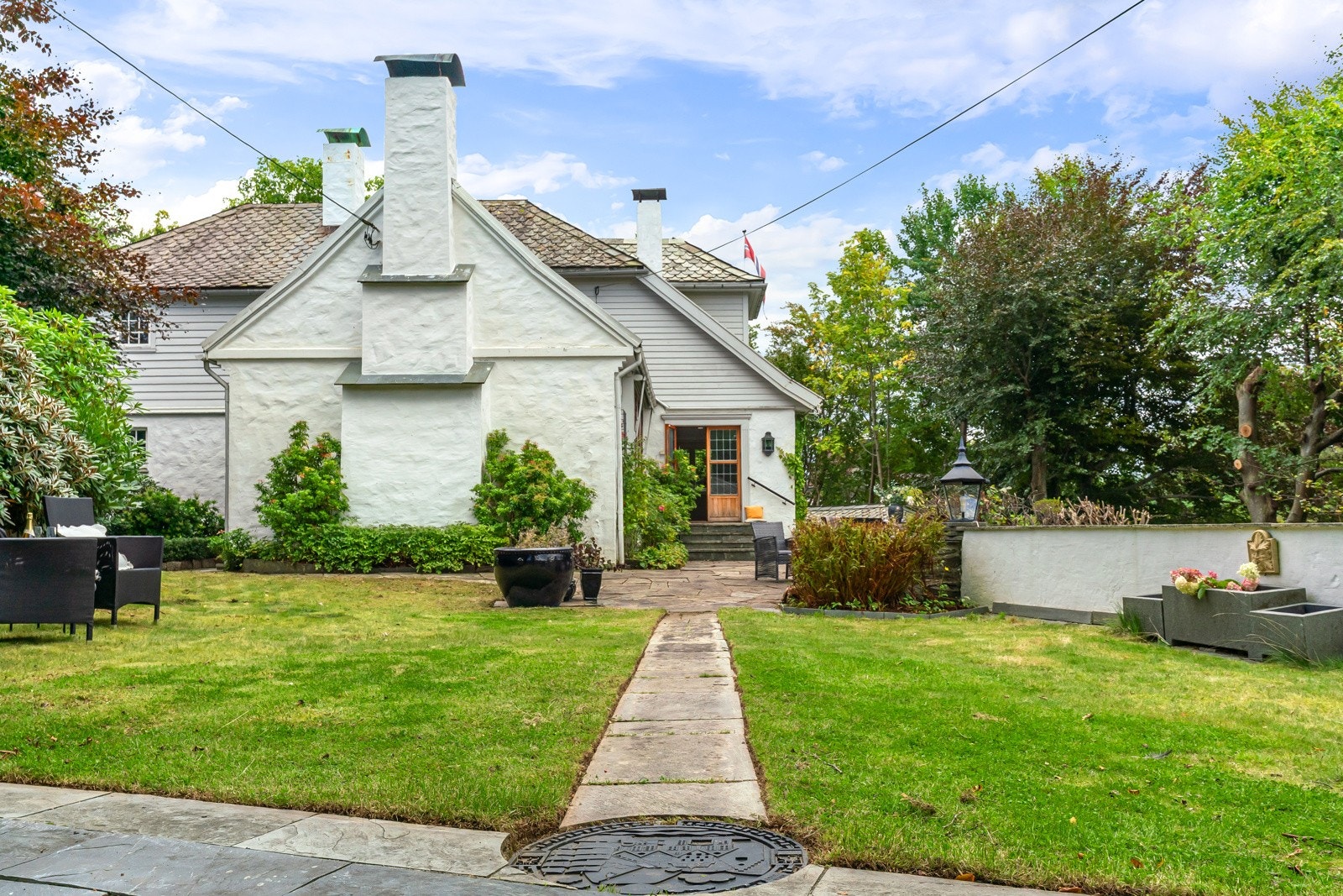 Her får man en unik mulighet til å sikre seg en spesiell prakteiendom i Jacob Kjødes veg på Paradis. Galleribilde