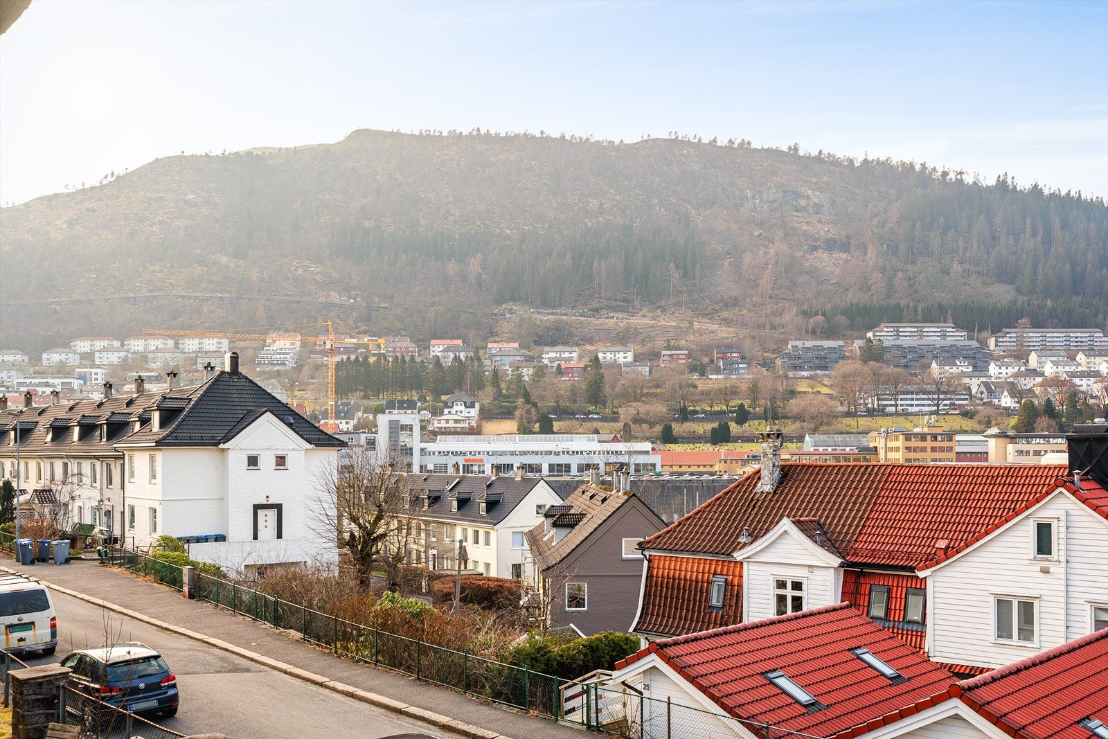 Fra leiligheten er det kort vei til fine turområder som blant annet Løvstakken Galleribilde