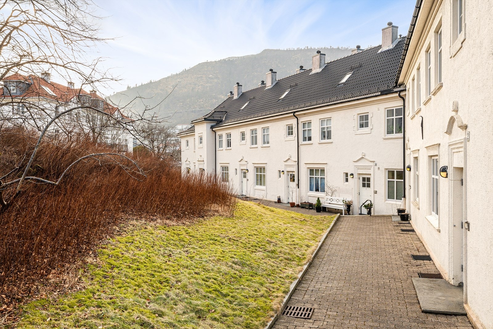 Fellesarealet er pent opparbeidet med grøntareal Galleribilde