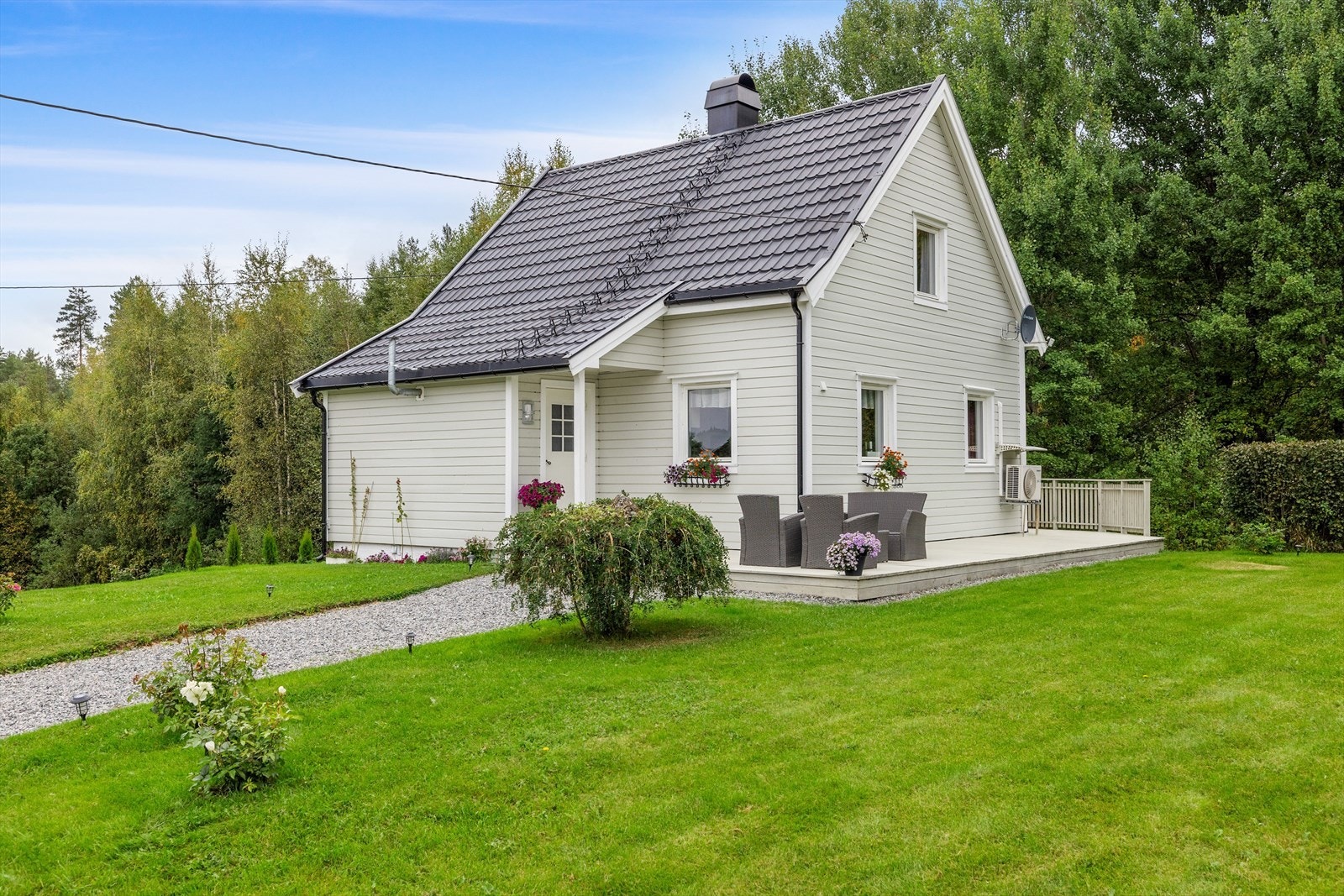 Starumgutua 52 er et hyggelig og velholdt lite småbruk med en rolig beliggenhet. Galleribilde