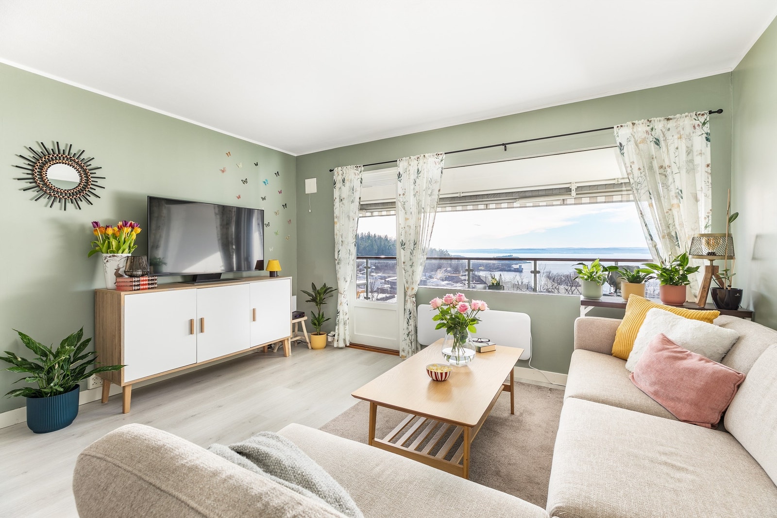 Den fine utsikten får du glede av også innendørs. Galleribilde