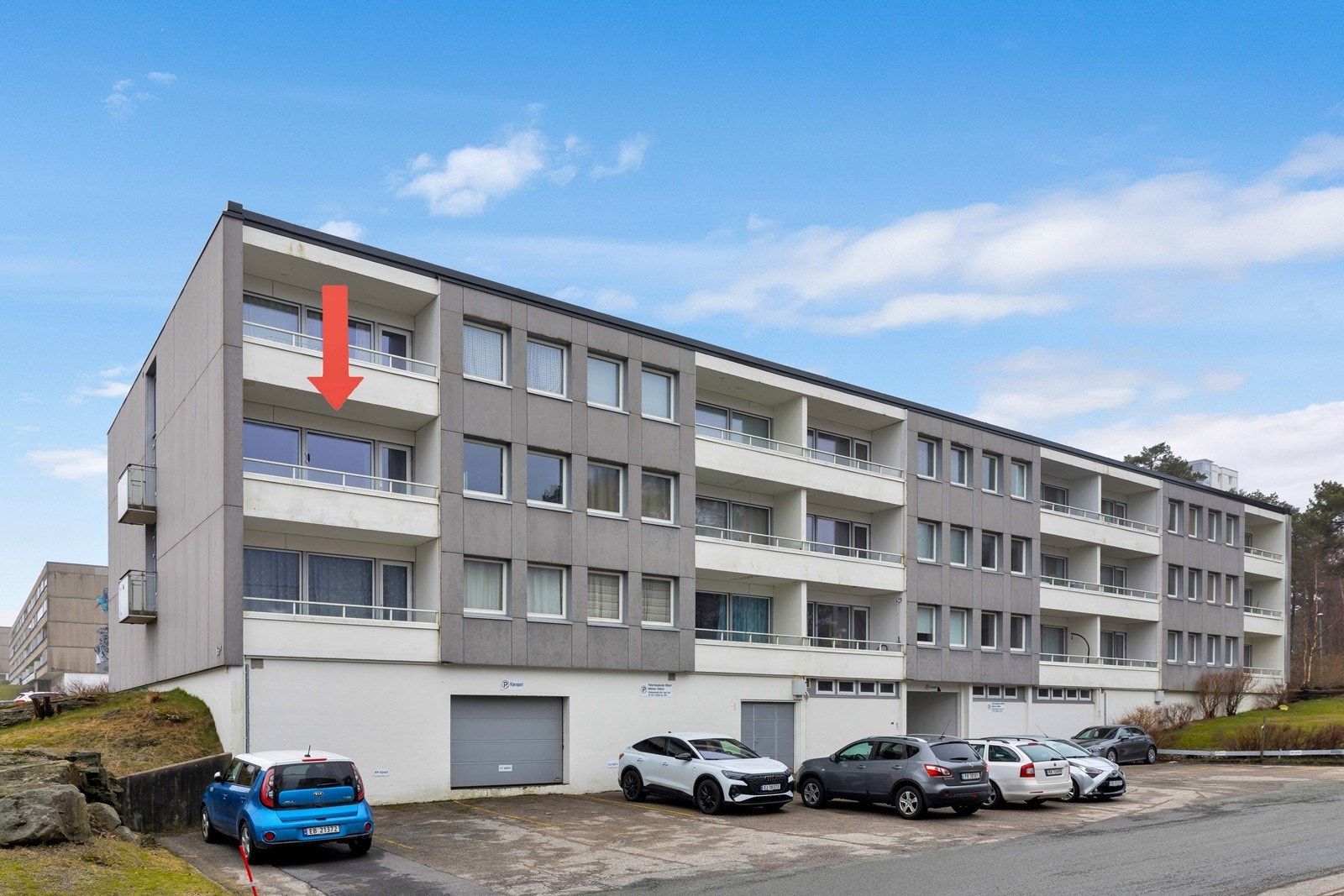 Eiendomsmegler Norge ved Kristian Lossius har gleden av å ønske deg velkommen til Slettheiveien 63 B! Galleribilde