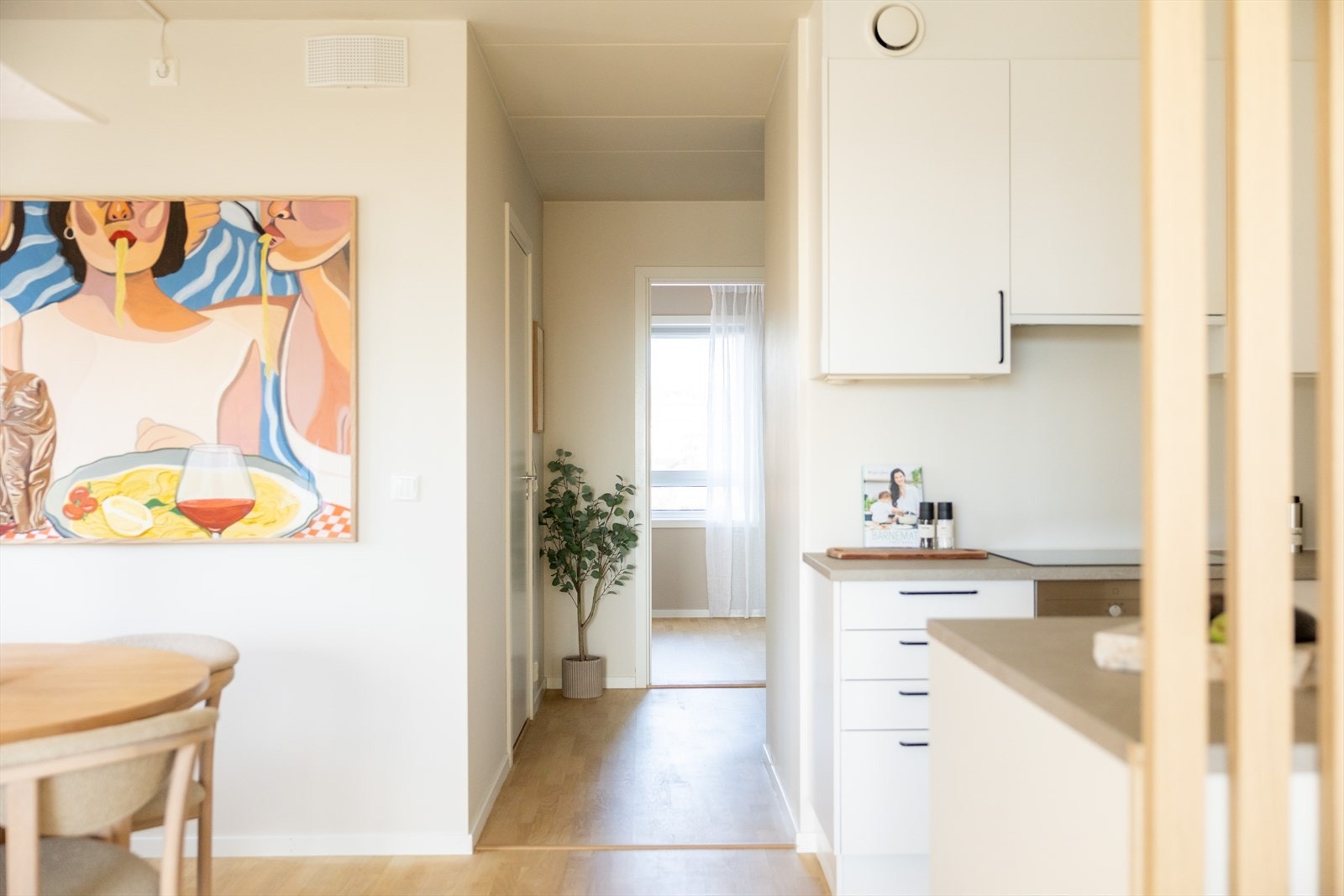 Soverommene er adskilt fra stue. Galleribilde