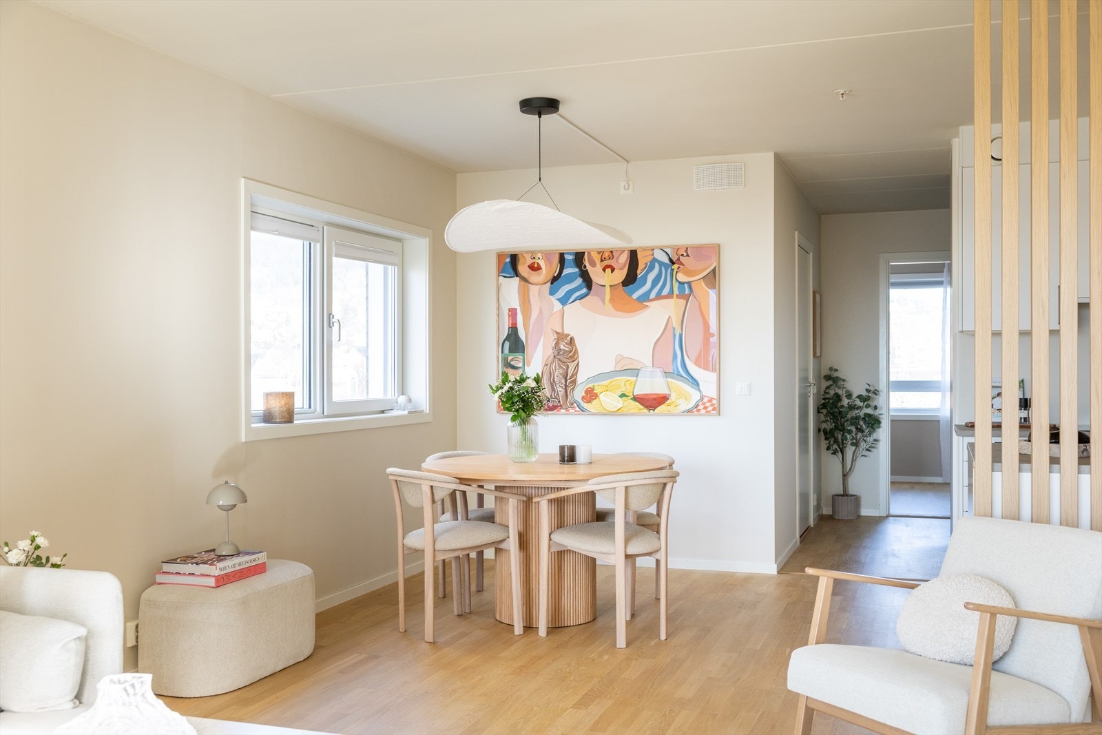 God plass til å invitere gjester på middagsbesøk og ha koselige stunder rundt middagsbordet. Galleribilde