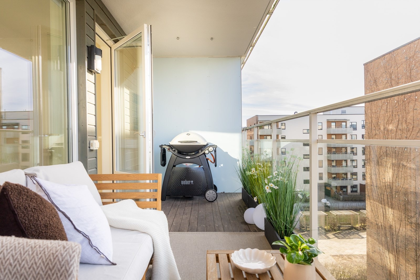 Fra stuen er det utgang til en vestvendt balkong på 10 m². Galleribilde