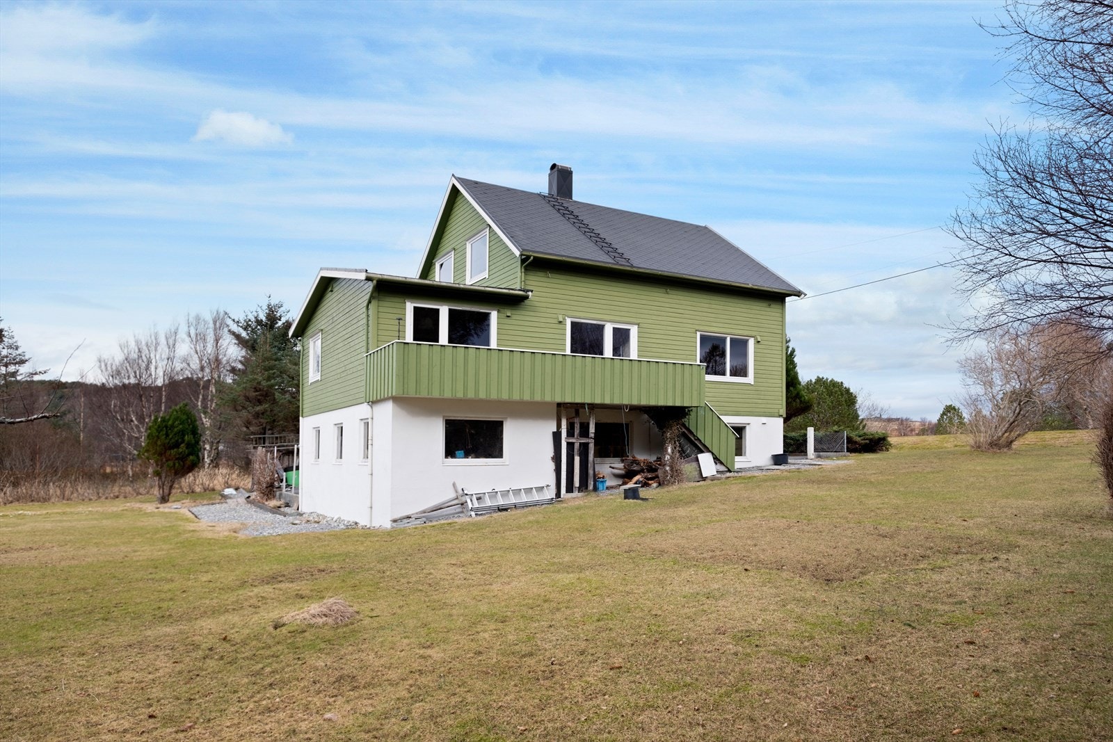 Fasade og tomt Galleribilde