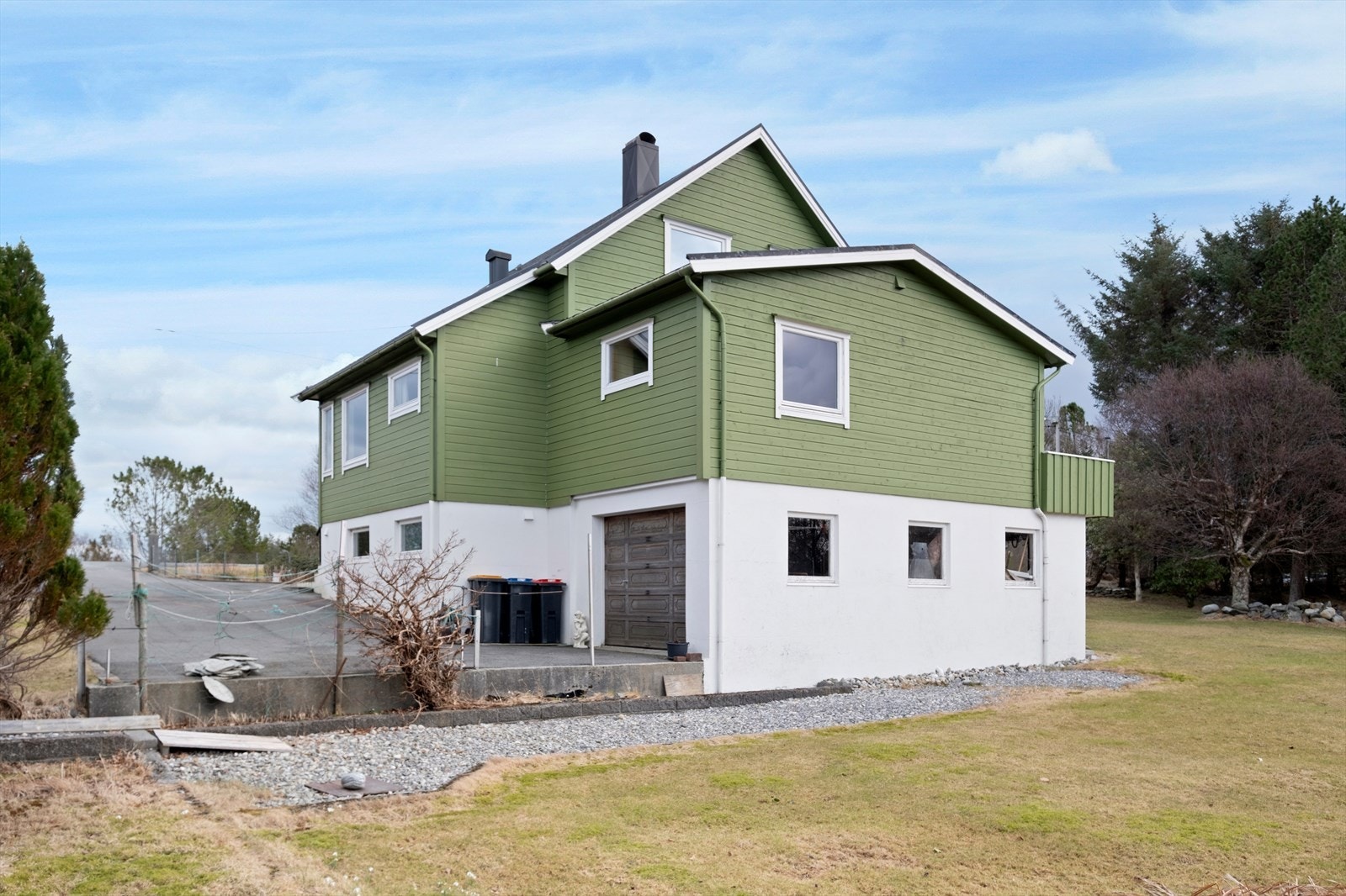 Fasade og tomt Galleribilde