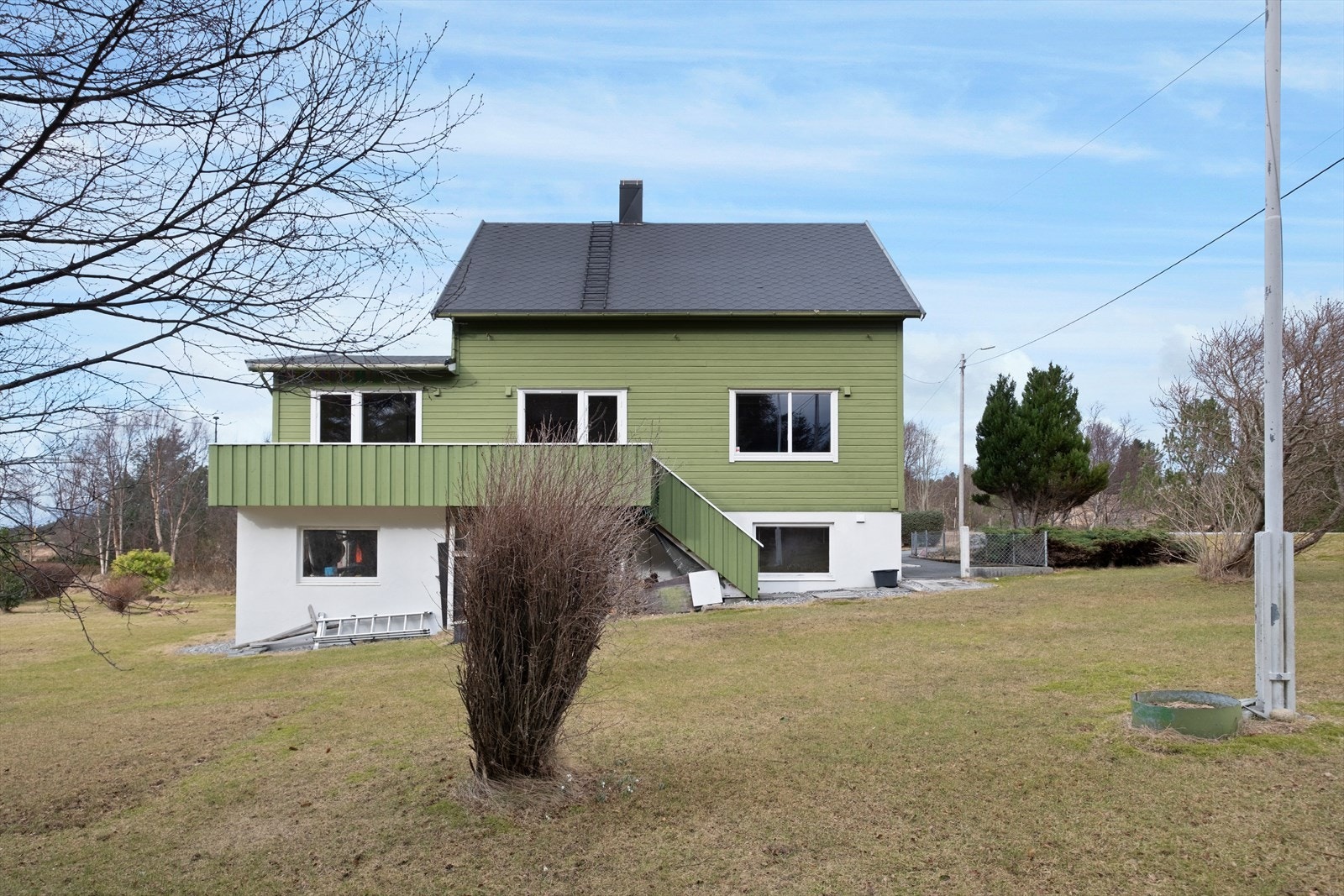 Fasade og tomt Galleribilde