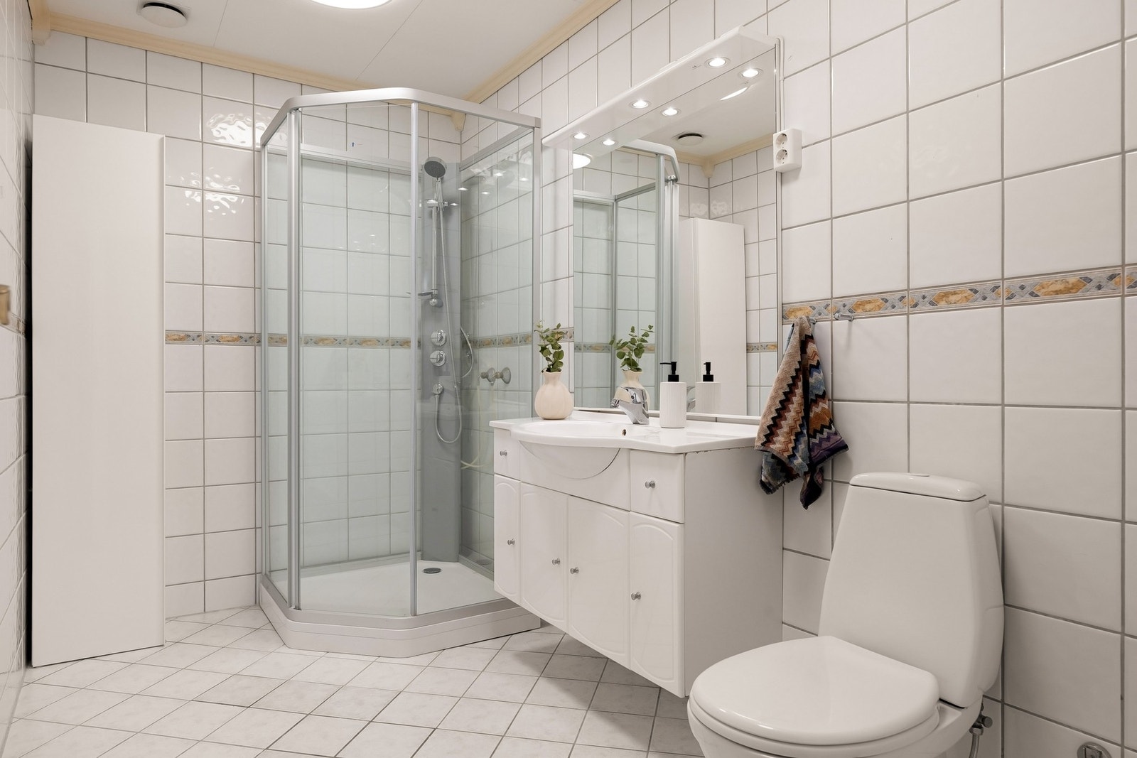 Flislagt bad med varmekabler Galleribilde