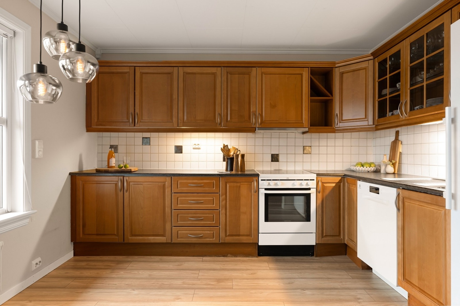 Flislagt backsplash gir et stilrent uttrykk Galleribilde