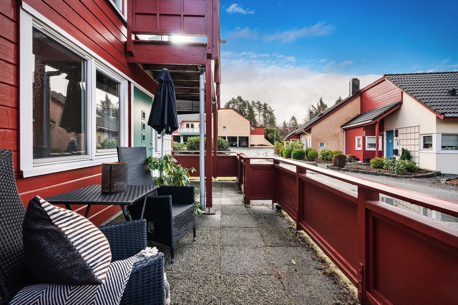 En uteplass man vil ha stor glede av på finværsdagene. Galleribilde