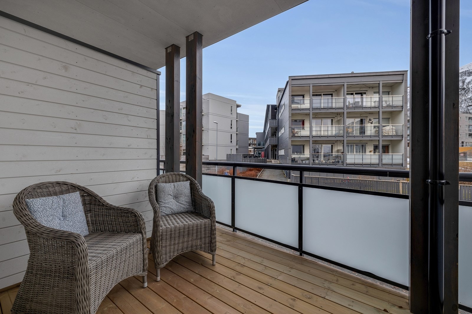 Leiligheten har denne flotte balkongen, med utgang fra soverommet, vendt mot øst. Galleribilde