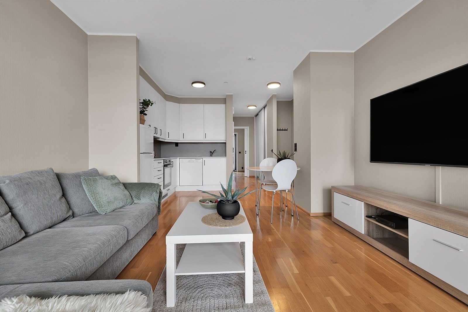 Åpen stue/kjøkkenløsning. Galleribilde