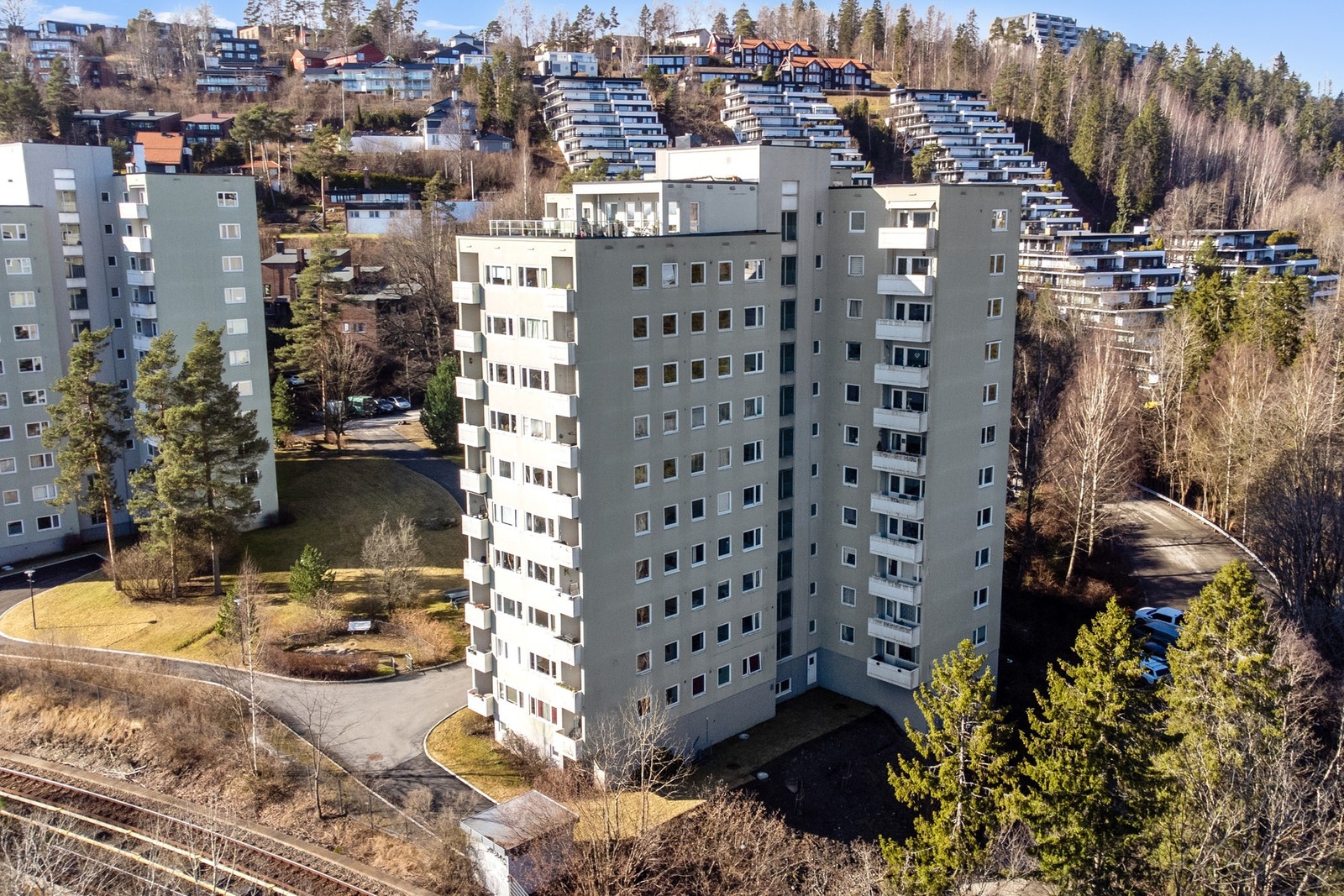 Silurveien 44. Leiligheten har beliggenhet i 2. etasje. Galleribilde