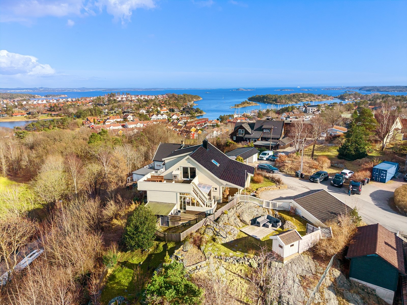 ... innseilingen/byfjorden og helt ut til Flekkerøy og Oksøy fyr Galleribilde