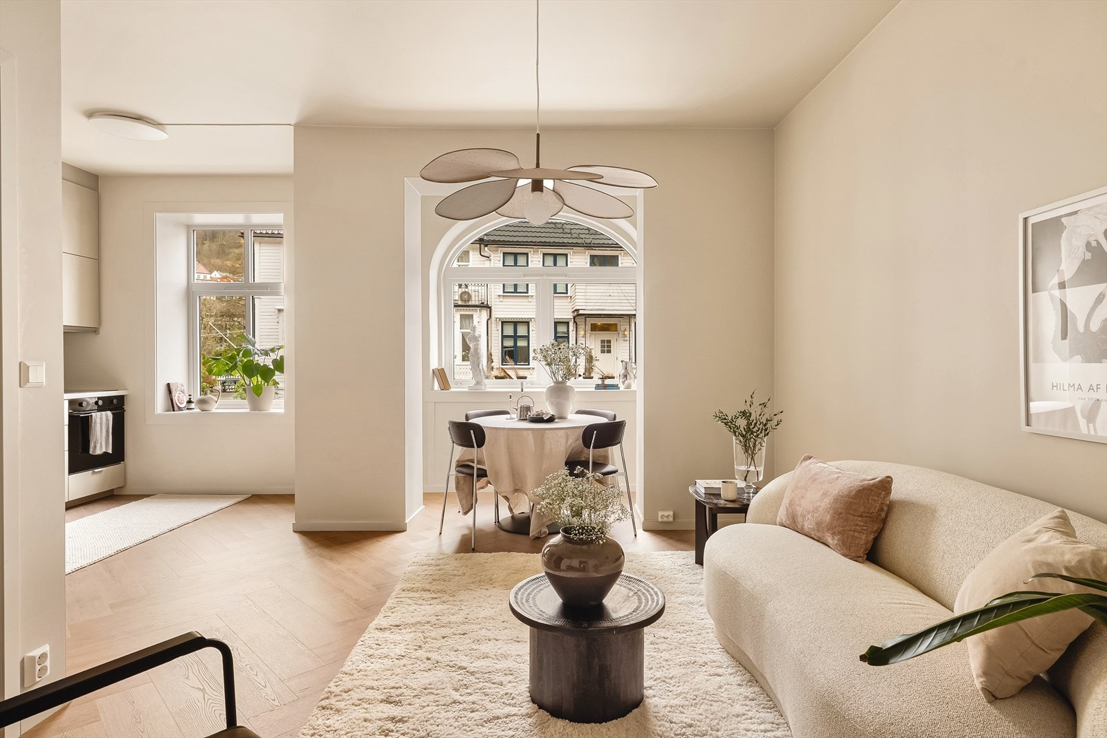 Lyst og luftig med særegne kvaliteter. Galleribilde