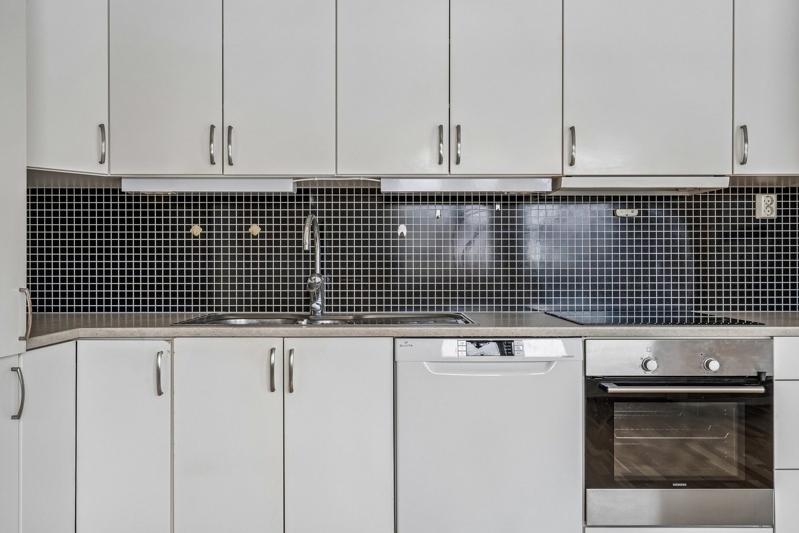 Det har også godt med skap- og benkeplass Galleribilde