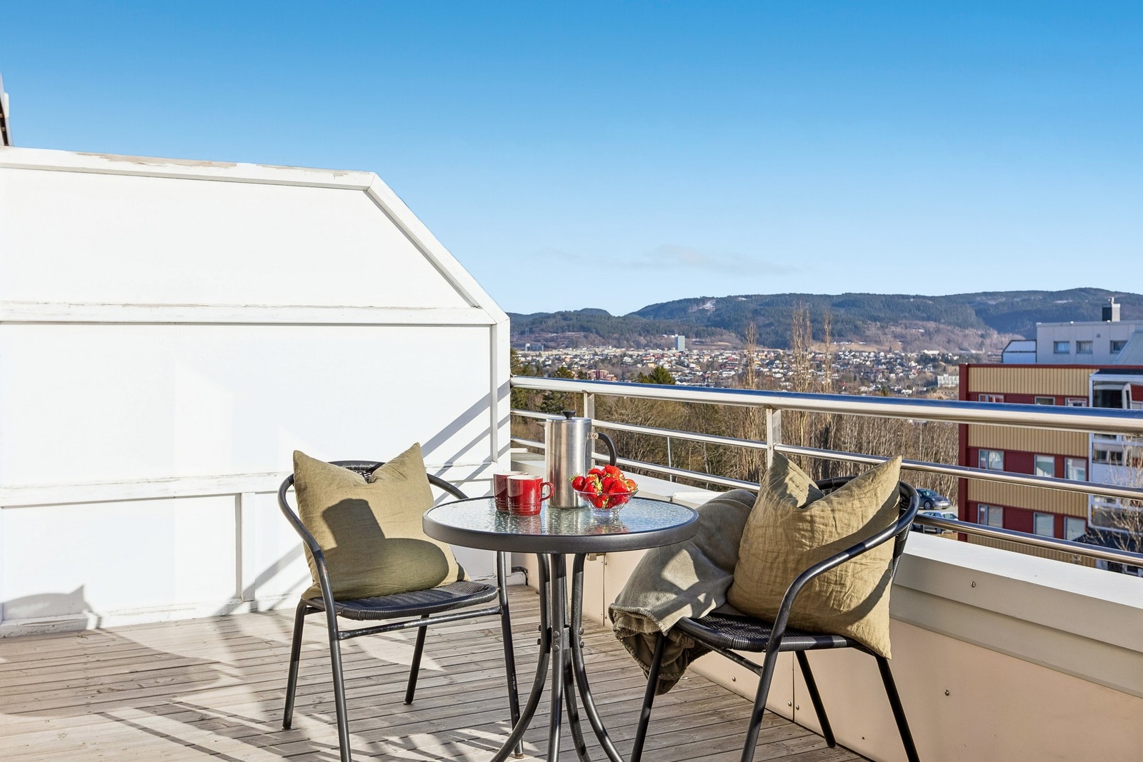 På takterrassene nyter man glimrende sol- og utsiktsforhold, og det er god plass til utemøblement. Galleribilde