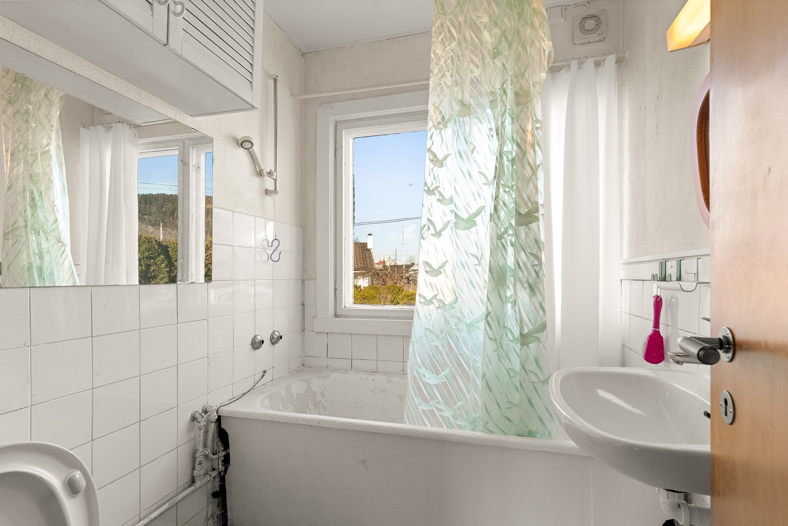 Badet er av eldre dato med behov for oppgradering. Galleribilde