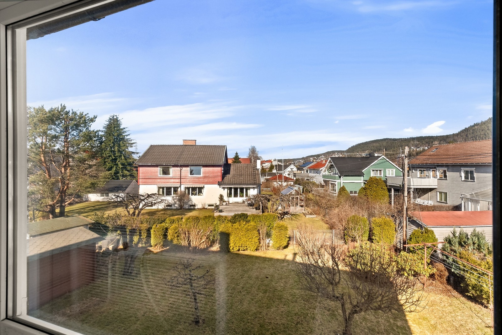 Utsikt fra baderoms vinduet. Galleribilde