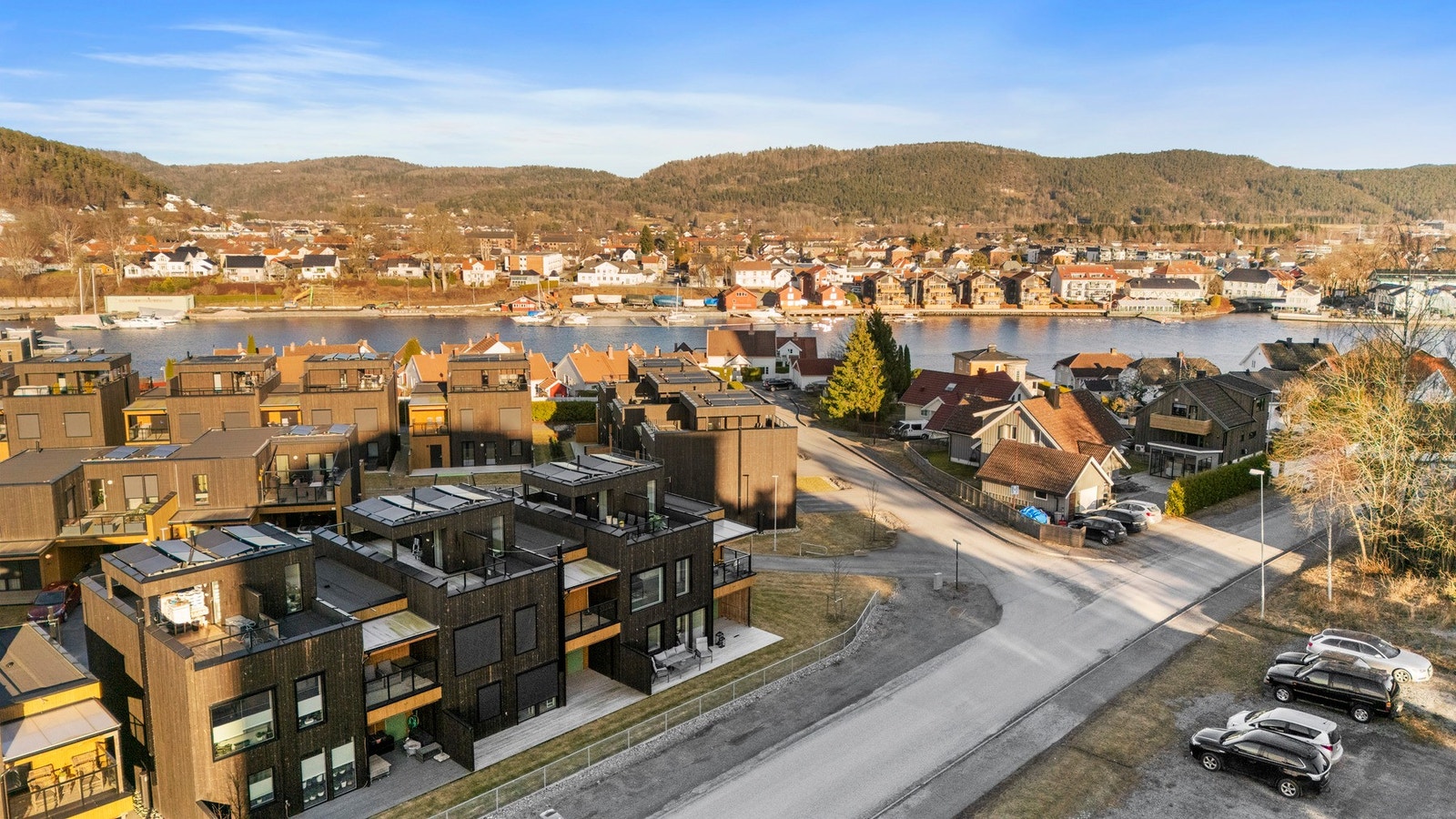 For øvrige er det gode aktivitetstilbud i innendørshallen på Vestsiden skole med bl.a. turn og håndball. Galleribilde