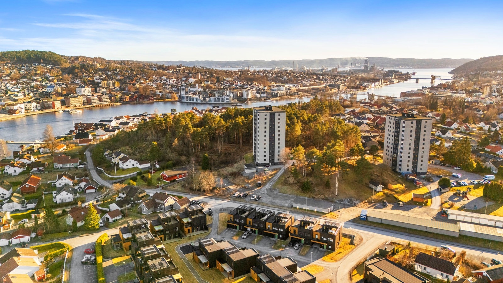 Ny gangbru "Moldhaugenbrua" er også snart på plass - denne tar deg enkelt over til øvre del av Porsgrunn sentrum. Galleribilde