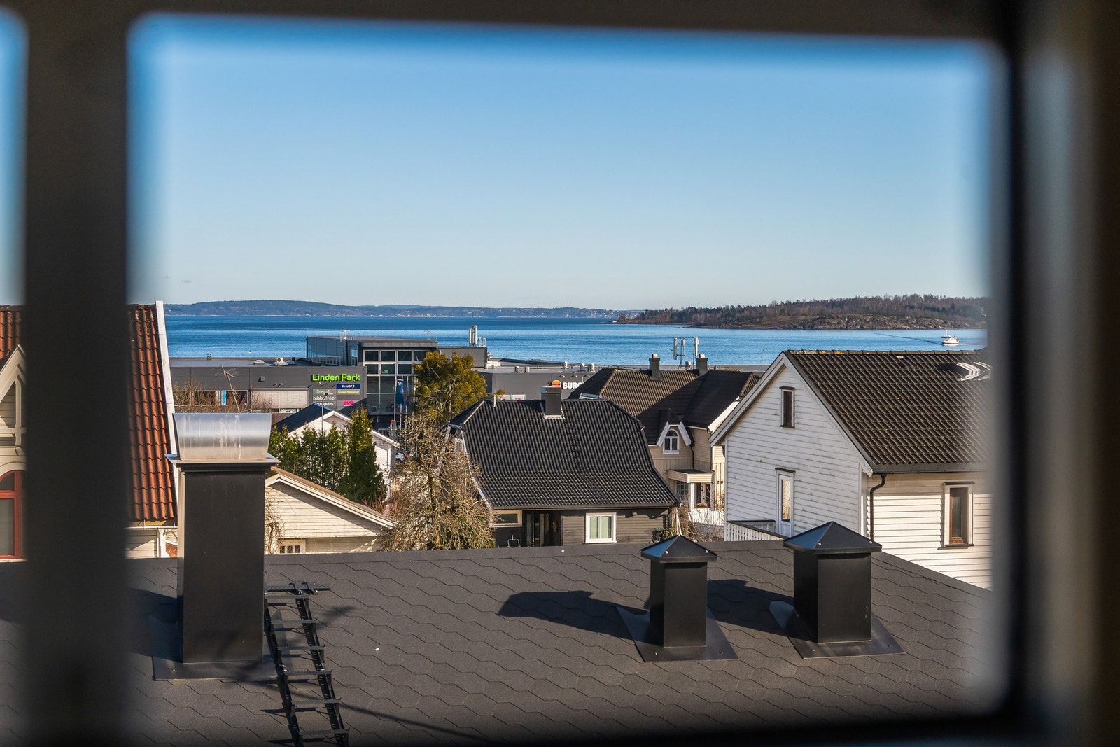 Utsikt fra 2. etasje - kun ett par minutters gange ned til Linden Park og Strandparken Galleribilde