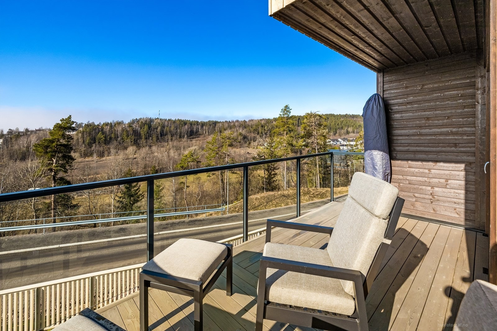 Fin balkong med meget gode solforhold! Galleribilde
