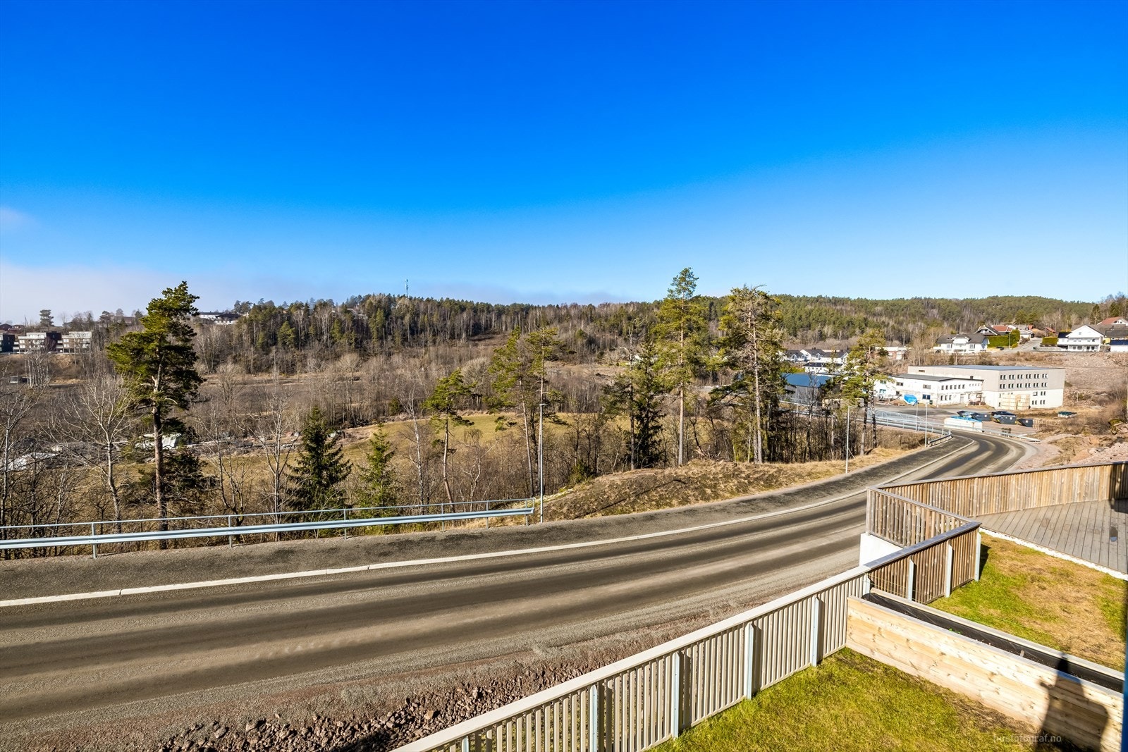 Utsikt over området, her har du også fin kveldssol! Galleribilde