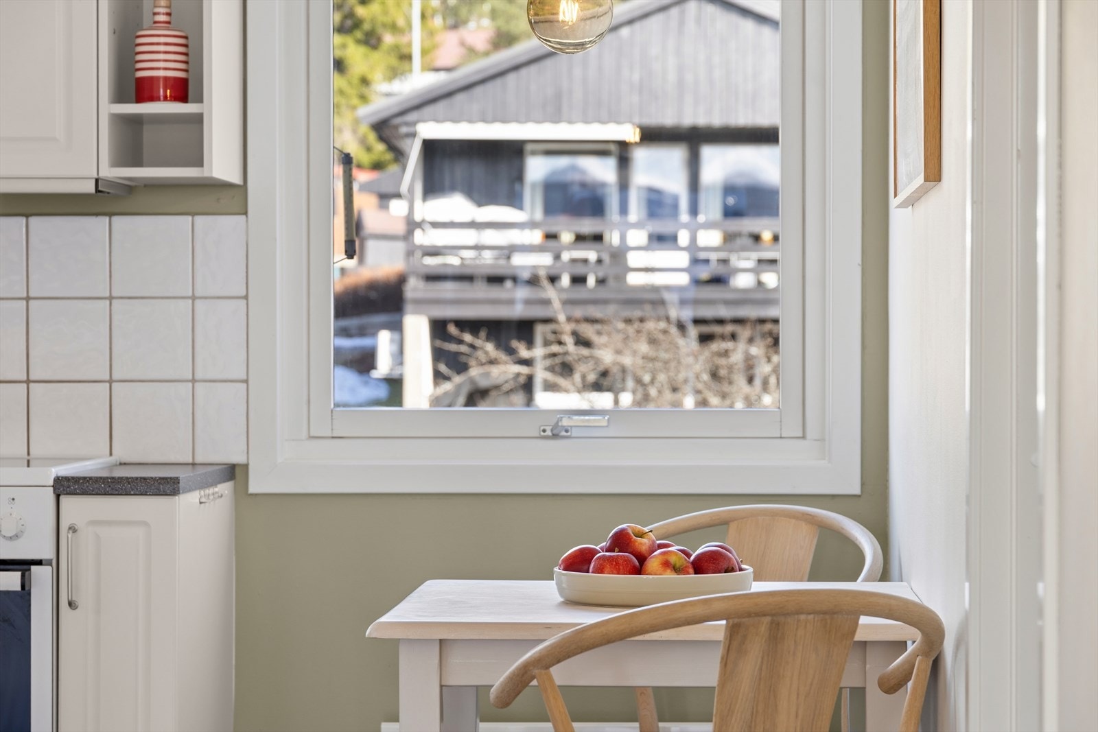 Også her har man rom for å møblere med et lite spisebord. Galleribilde