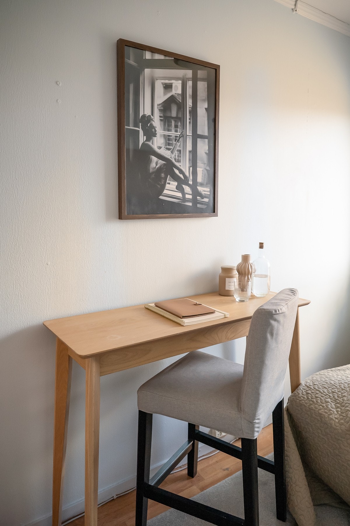 Rommet har plass til en kontorpult. Galleribilde