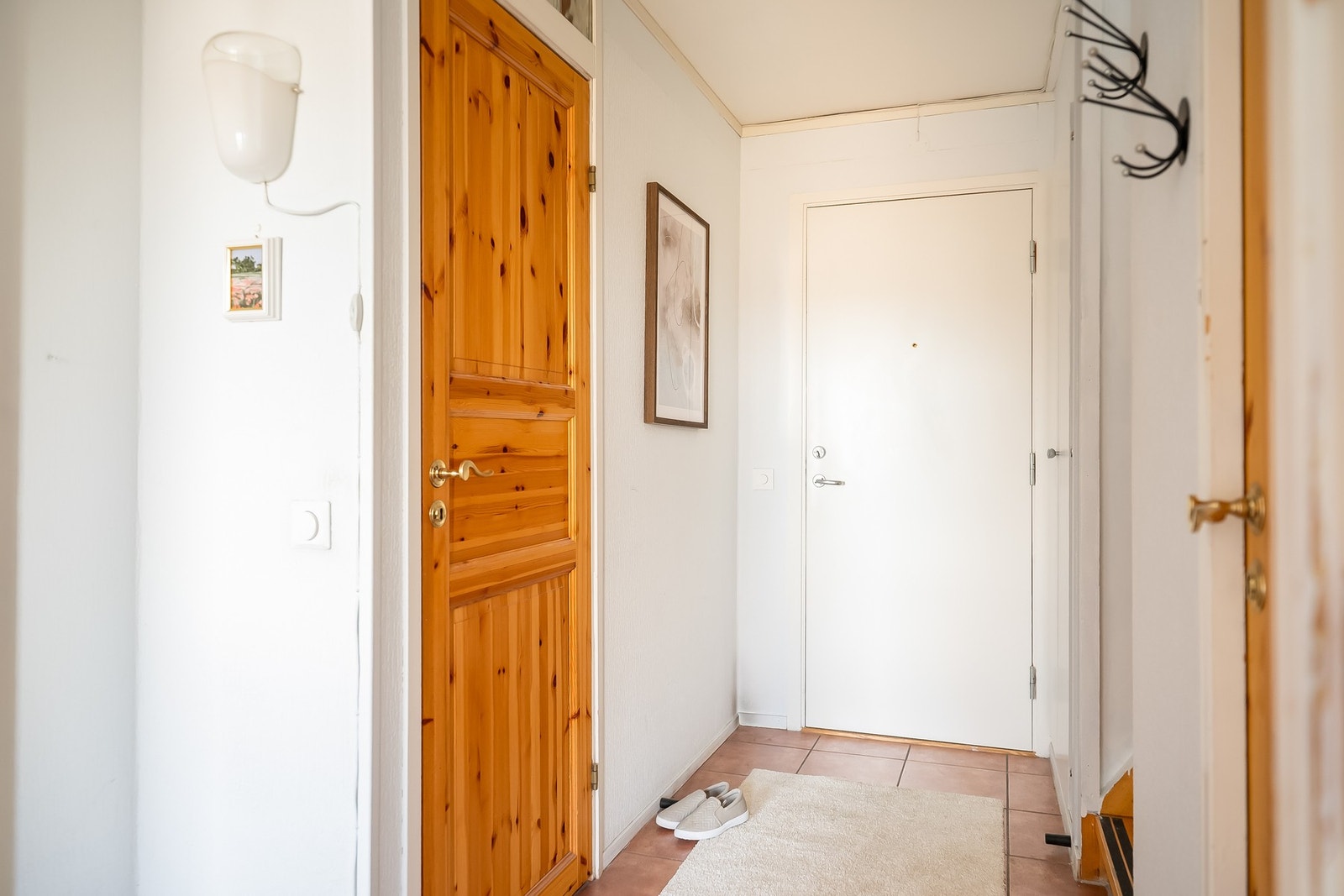 Gangen er på 7,2 kvm og er flislagt. Galleribilde