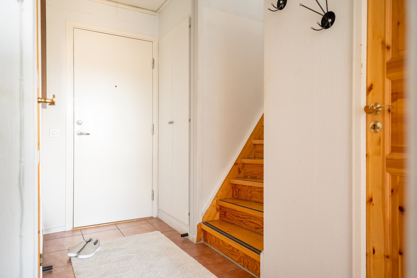 Fra inngangen er det trapp opp til 4 etasje. Galleribilde