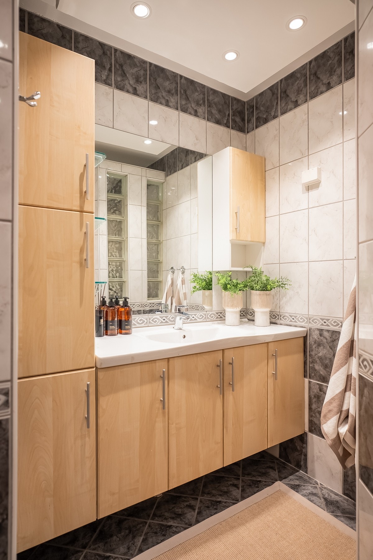 Badet er på 5,4 kvm. Galleribilde