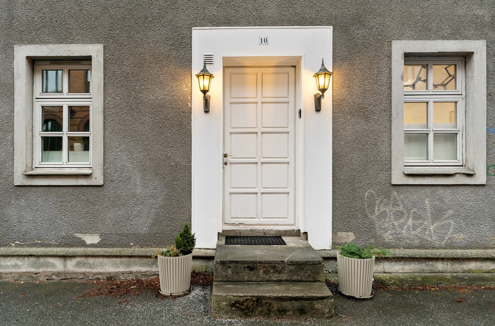 Leiligheten har en egen inngang. Galleribilde