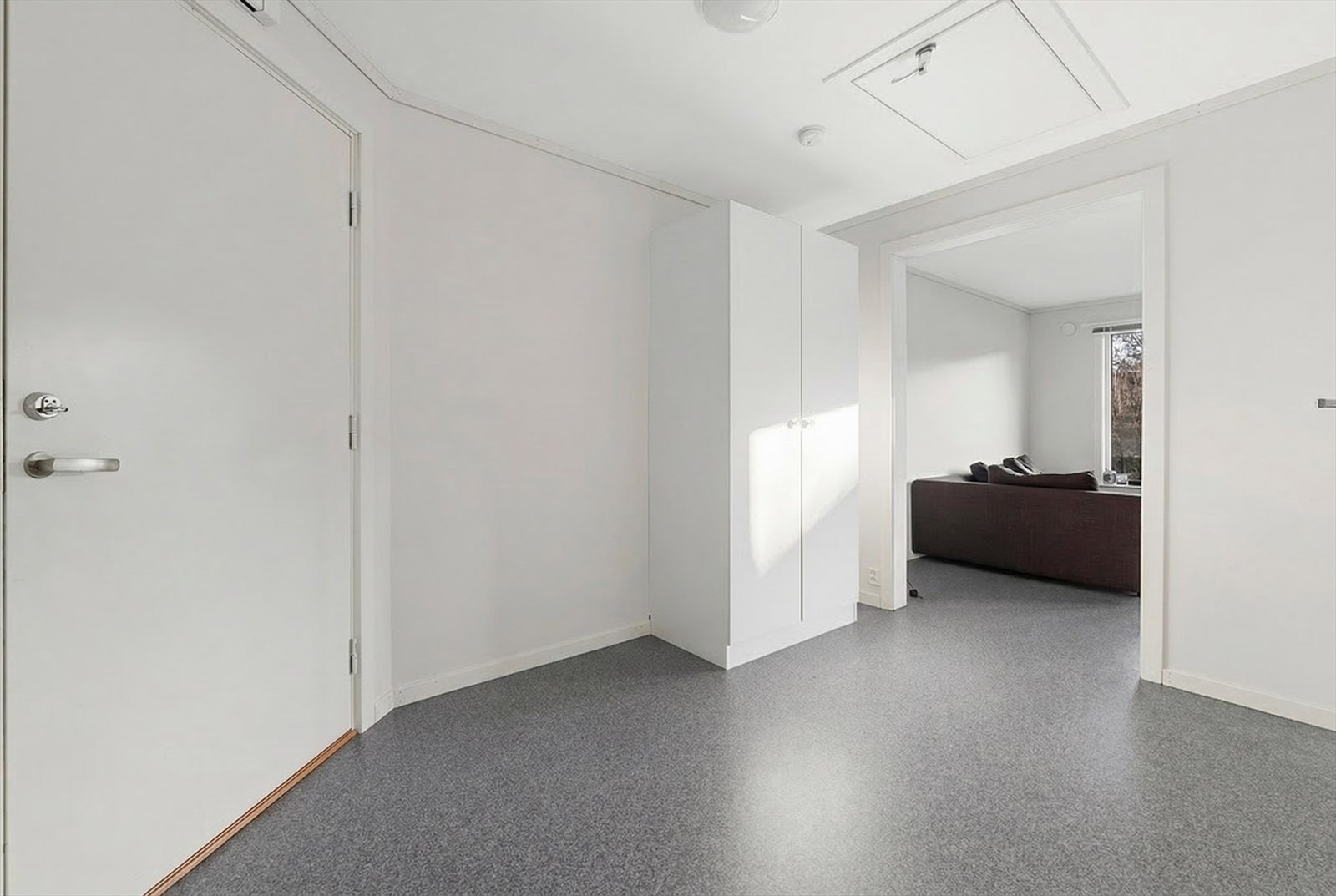 Velkommen inn til en romslig gang Galleribilde