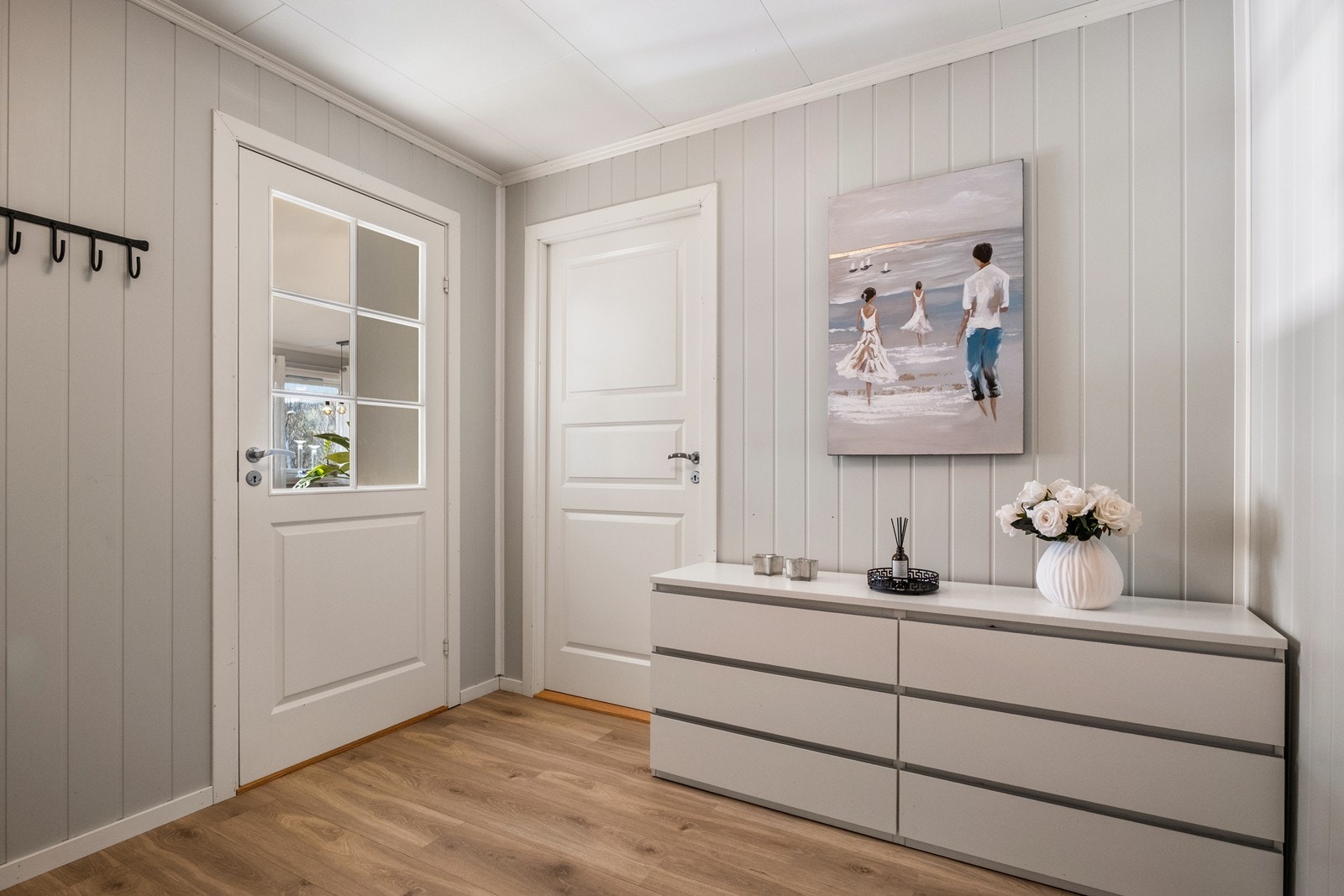 Plass til oppbevaringsmøbler for yttertøy. Galleribilde