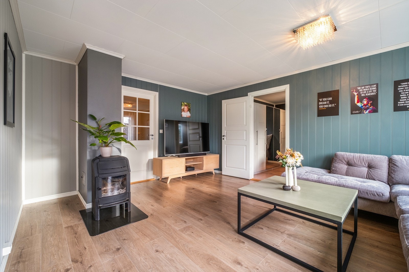 Vedovn er også montert, for peiskos og kalde vinterkvelder. Galleribilde