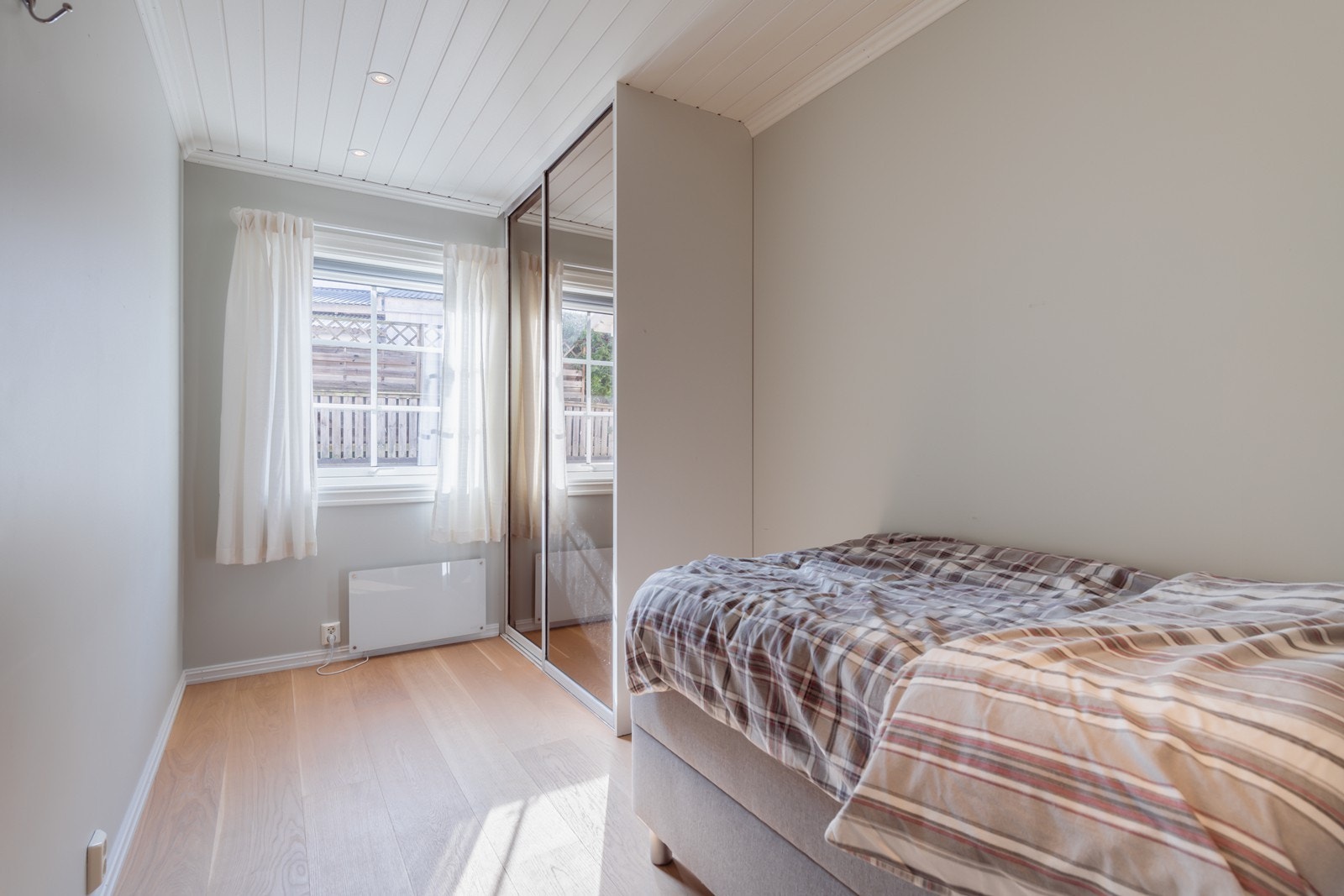 Siste soverom har en litt mer avlang utforming, men god plass her også Galleribilde