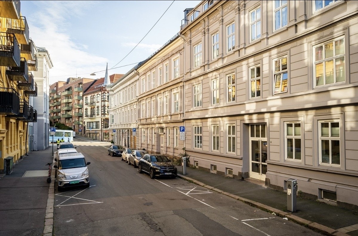 Leiligheten befinner seg i et rolig og fint strøk på Frogner i Oslo. Galleribilde