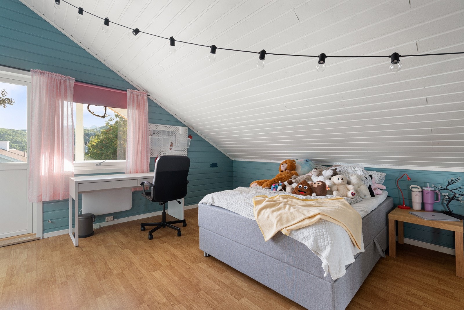 Soverom 2 med utgang til balkong