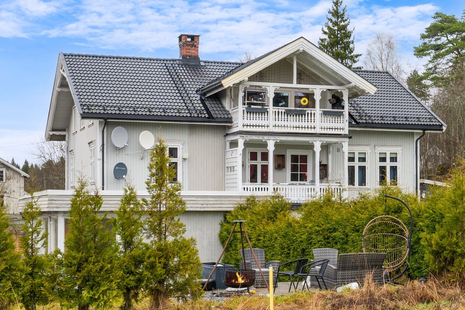 Leiligheten finner du i husets 3. etasje. Galleribilde