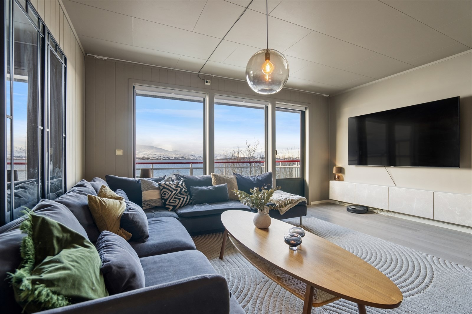 Fra stuen er det direkte utgang til en balkong på ca. 9 m². Galleribilde